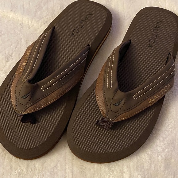 Nautica Men's Tan and Brown Flip Flops - Picture 1 of 9